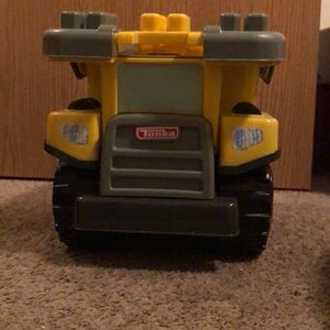 Mighty builders blocks and truck